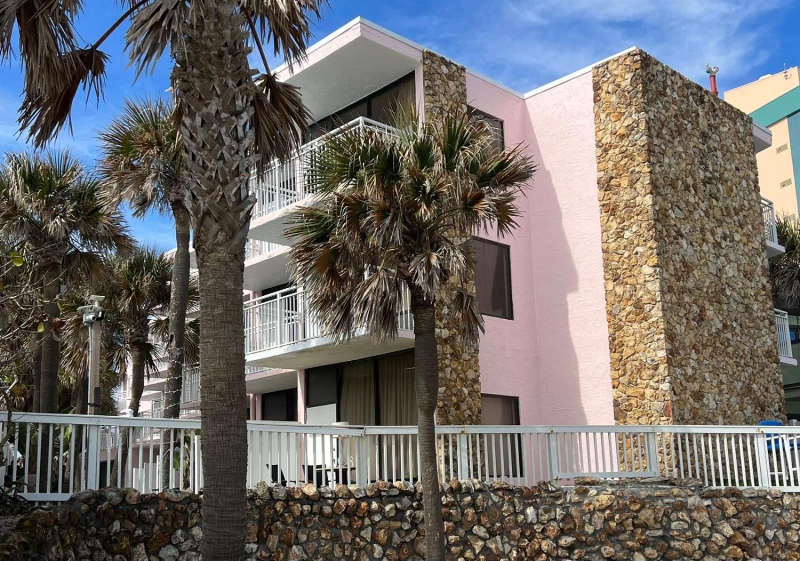 Flamingo Inn Beachfront - Daytona Beach Exterior photo